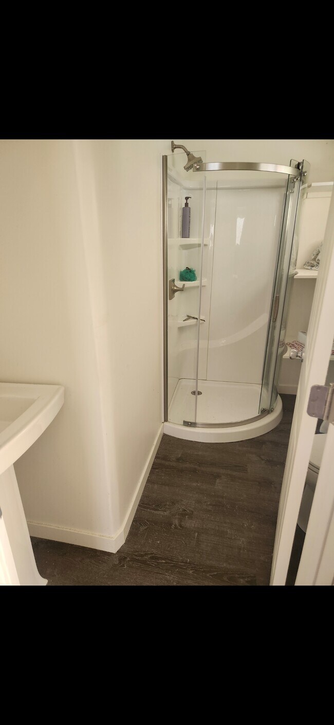 Foto del edificio - 33 Wavecrest Ave