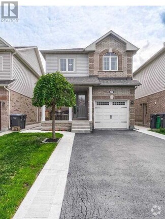 Building Photo - 32 Ridgemore Crescent