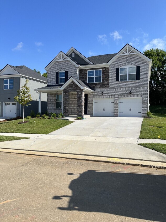 Primary Photo - BEAUTIFUL 5 BEDROOMS 4 BATHS IN MOUNT JULI...