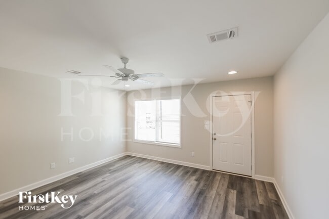 Building Photo - 6017 73rd E Pl