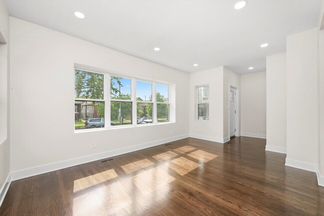 Foto del edificio - 2822 N Keating Ave