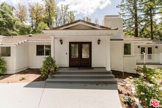 Building Photo - 15514 Del Gado Dr