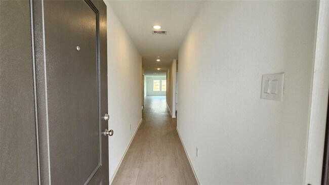 Foto del edificio - 29002 Rustic Windmill Wy