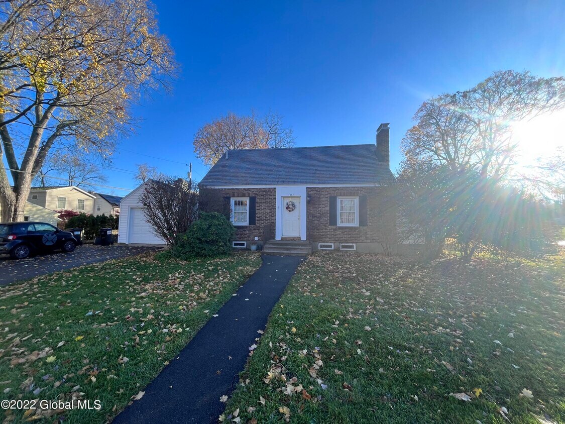 1352 Clifton Park Rd, Niskayuna, NY 12309 House Rental in Niskayuna