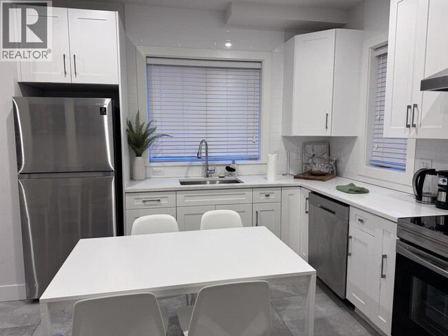 Building Photo - 78 E 51st Ave