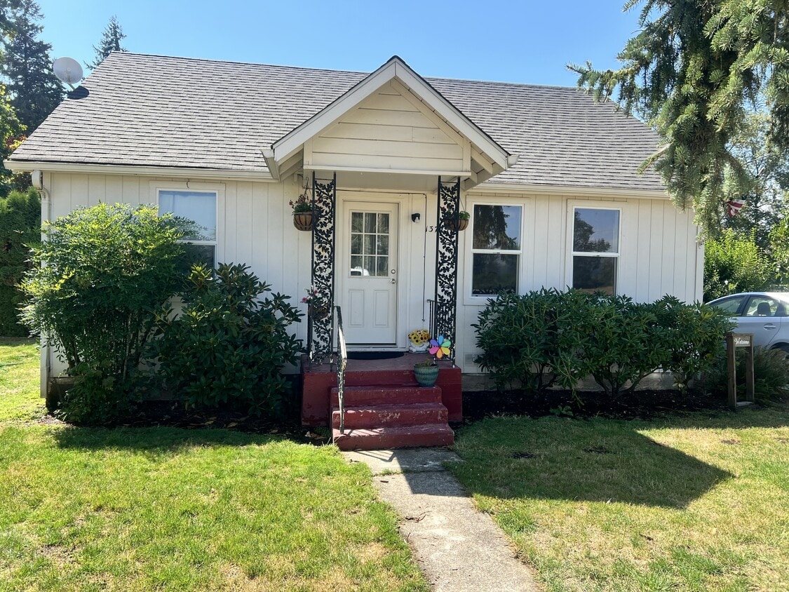 Primary Photo - 13799 Myers Ln S
