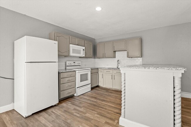 Foto del edificio - 927-929 S Rosemont Ave