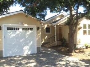 Building Photo - 720 Lytton Ave