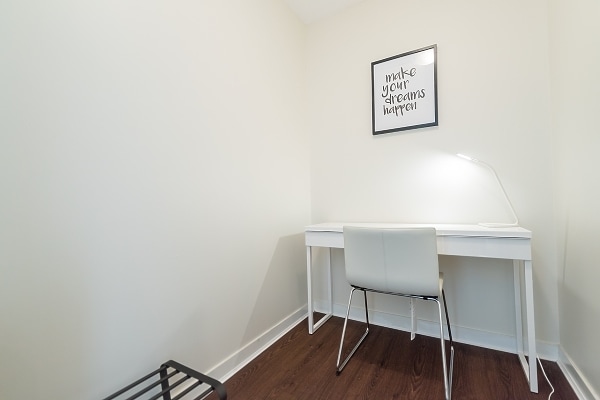 Building Photo - 928 Beatty St