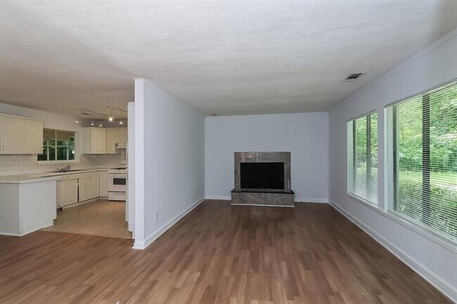 Foto del edificio - 2196 Plymouth Ln