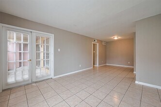 Building Photo - 9090 S Braeswood Blvd