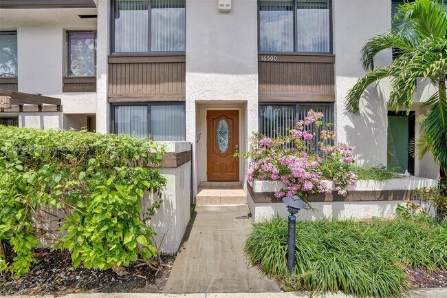 Foto del edificio - 16500 NE 27th Ave