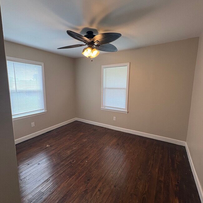 Foto del edificio - 4202 Whitlock St