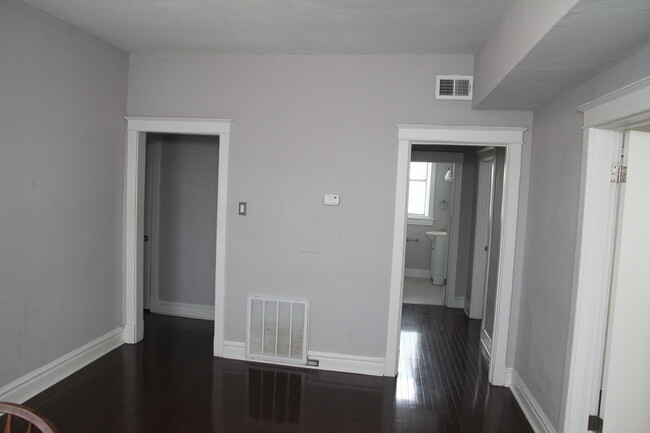 Building Photo - 6275 Enright Ave