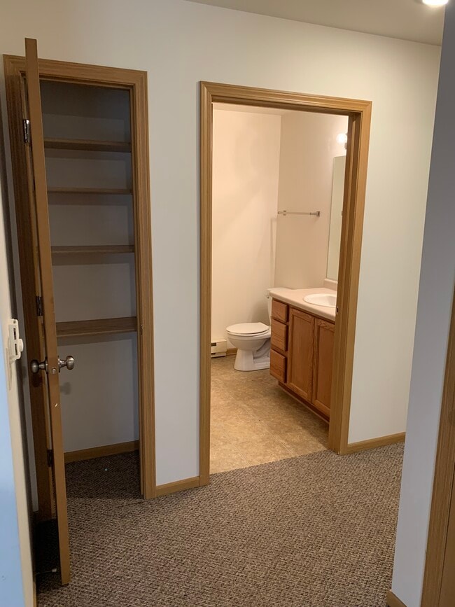 Building Photo - Southridge East Apartments