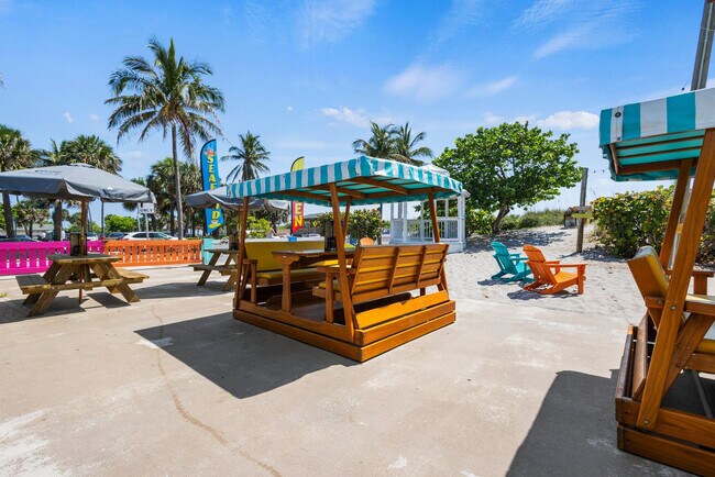 Building Photo - 110 S Ocean Dr
