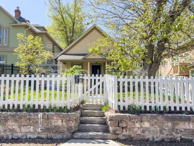 Photo - 635 E Boulder St House