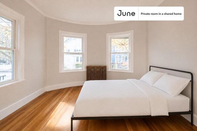 Building Photo - Room in Shared 5 bed/2 bath home in Brookline