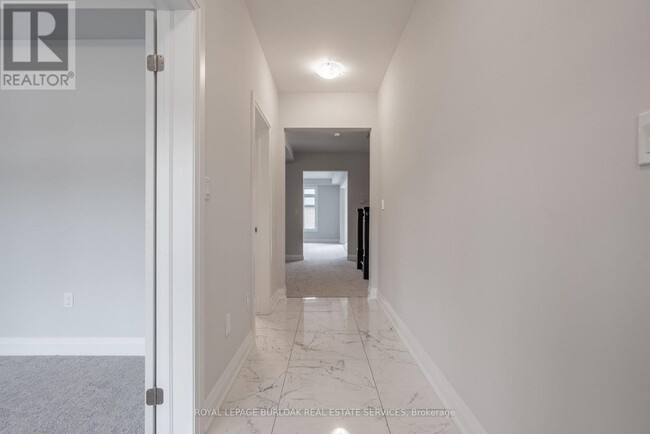 Building Photo - 7482 Sherrilee Cres