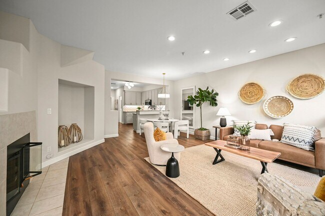 Foto del edificio - Bright and Spacious, 2BD/2.5BA, Two-Story Condo in Oak Creek in San Ramon- Available NOW!