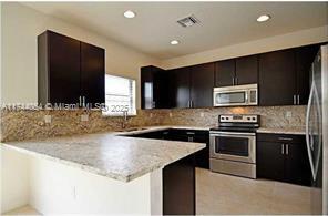Foto del edificio - 830 NE 191st St