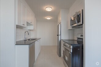 1BR, 1BA - 826SF - Kitchen - 30 Carabob Court