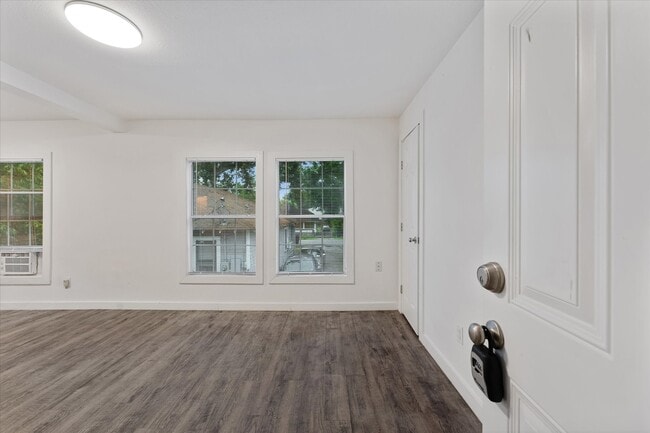 Building Photo - 607 Enid St