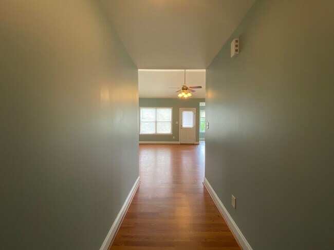 Foto del edificio - Home for Rent in Woodstock! View with 48 H...