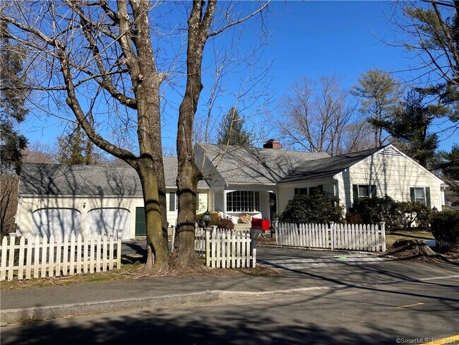 Foto del edificio - 75 Fairfield Rd