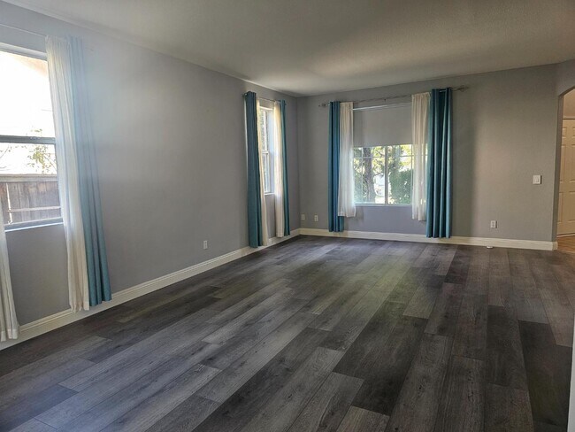 Foto del edificio - 820 Shepard Crest Dr