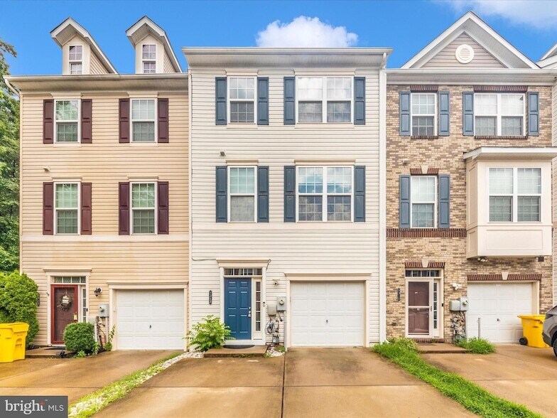 Primary Photo - 8313 Black Harrier Ln
