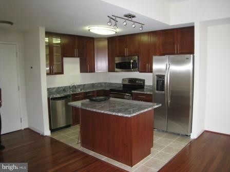 Building Photo - 155 Potomac Passage