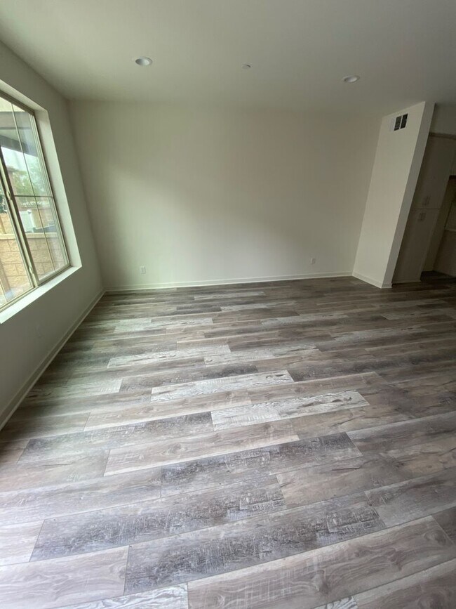 Foto del edificio - Beautiful 3 bed, 3 bath home in new community!