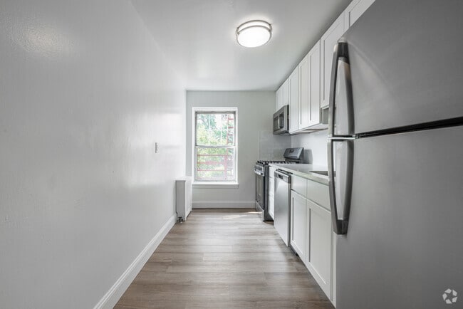 2BR, 1BA - 750SF - Kitchen - Hudson Ridge Apartments