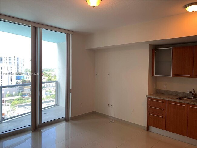 Foto del edificio - 185 SW 7th St