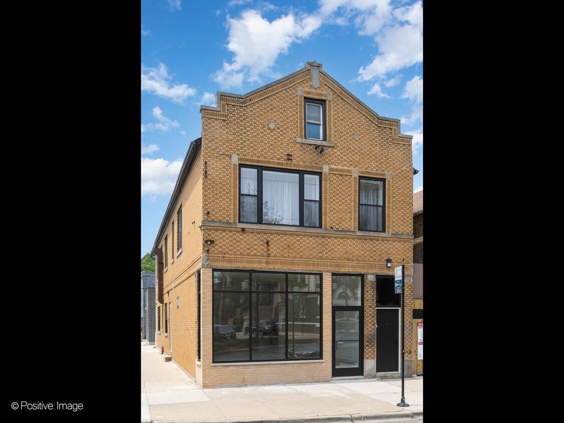 Photo - 846 N Ashland Ave (Chicago, IL)