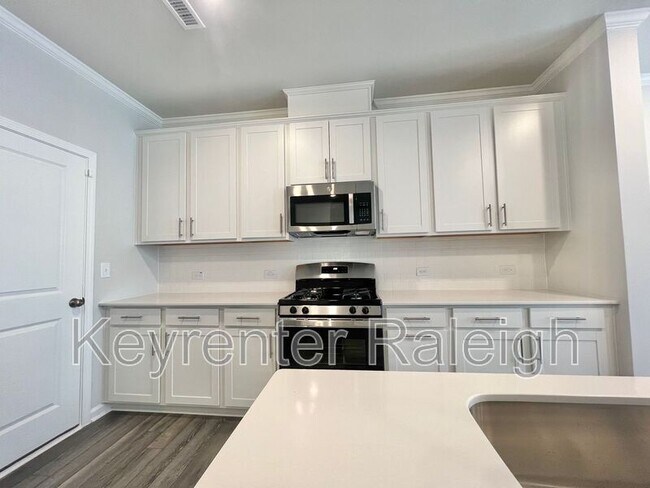 Building Photo - 208 Garden Vine Trl