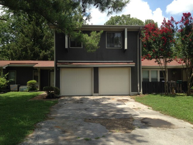 Vista de frente Desde Street - 409 Summerview Dr