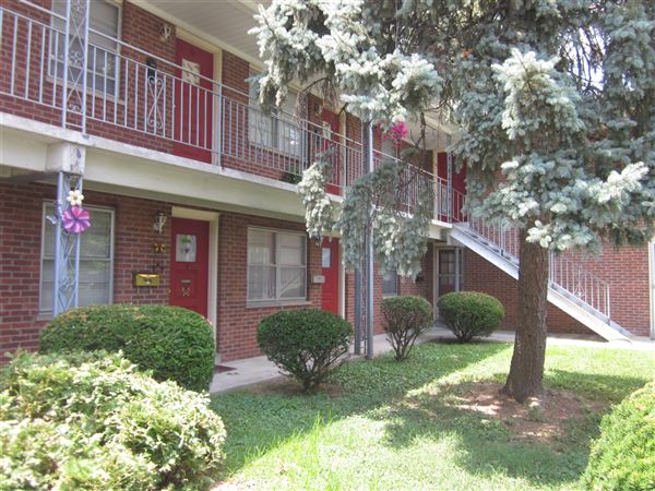 Primary Photo - 2412 Mount Claire Ave