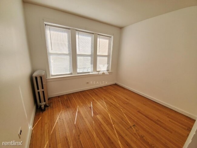 Building Photo - 2 br, 1 bath Apartment - 2048 N Kostner Ave