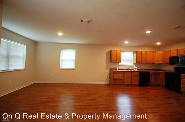 Foto del edificio - 4 br, 2 bath House - 1037 W Monroe