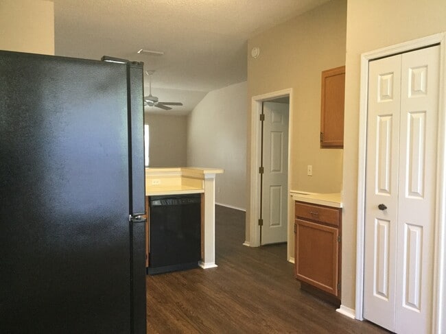 Foto del edificio - 541 Coventry Ct