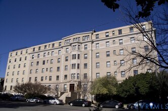 Building Photo - 2900 Kensington Ave