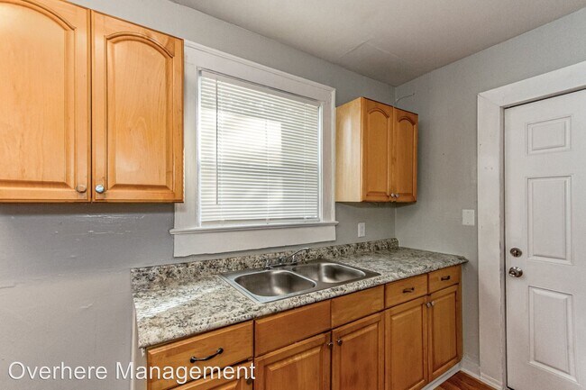 Building Photo - 4 br, 2 bath House - 2140 Windsor Ave