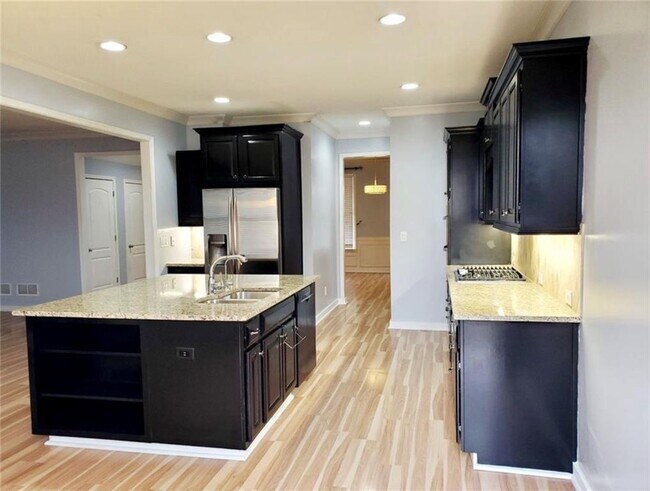 Foto del edificio - 6322 Century Park Pl SE