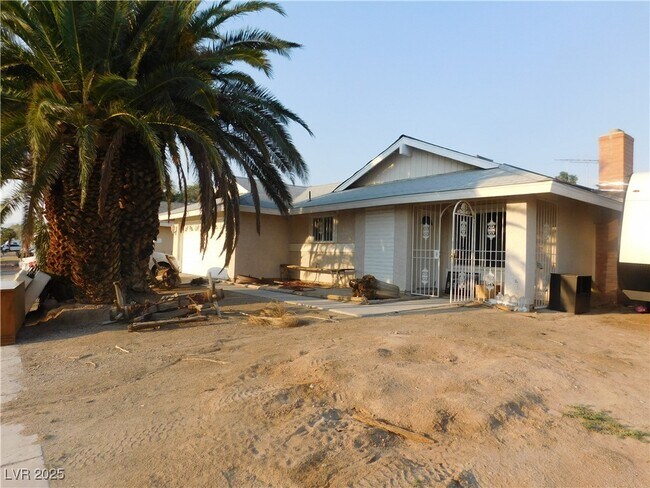 Building Photo - 1001 Shadow Mountain Pl