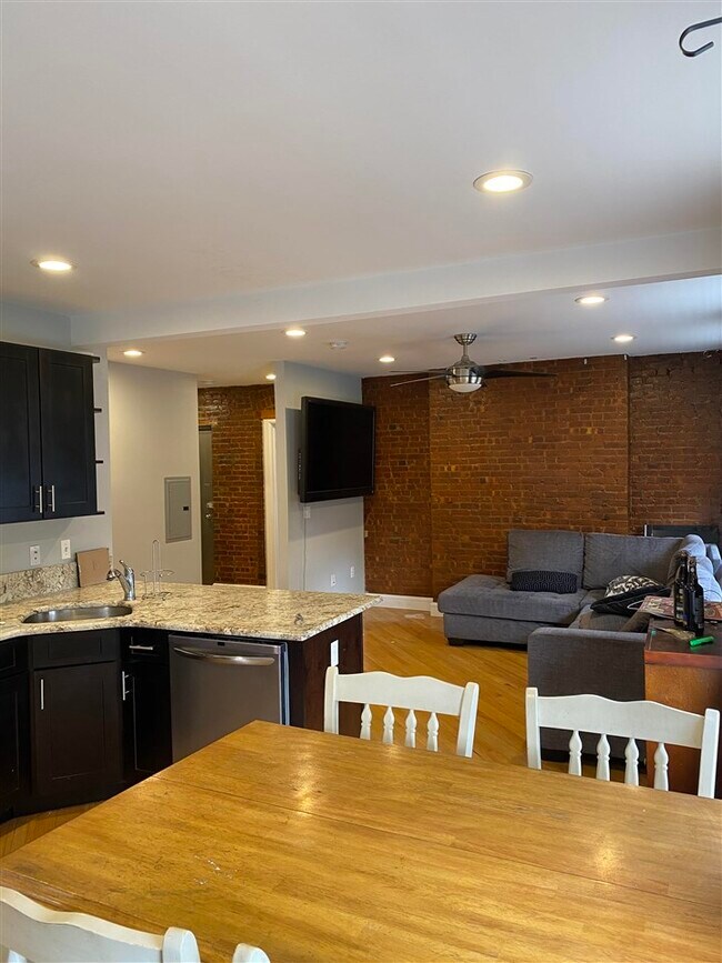 Foto del edificio - 601 Clinton St