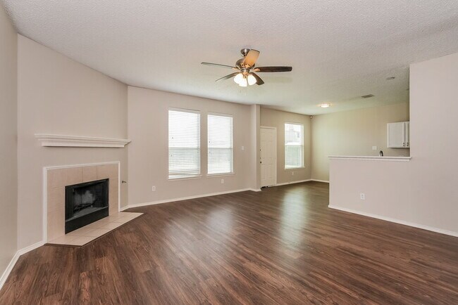 Building Photo - 1010 Hanover Dr