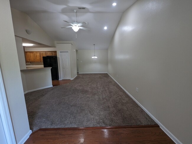Building Photo - 2410 Quazar Cir