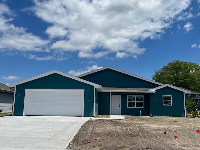 Foto principal - 1221 S Valley View St